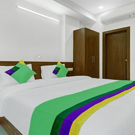 Hotel Treebo Raga Visakhapatnam Esterno foto