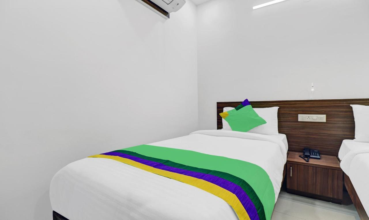 Hotel Treebo Raga Visakhapatnam Esterno foto